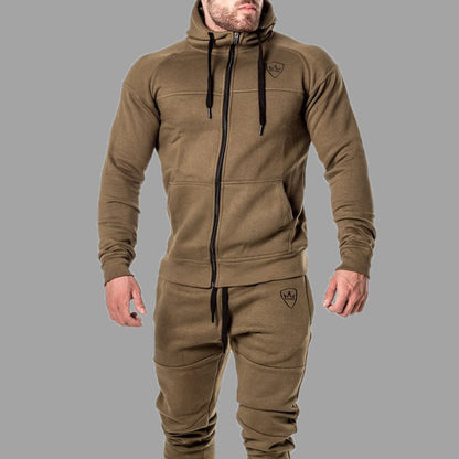 tuta con zip e cappuccio