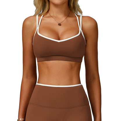 Top Sportivo con Dettagli Bianchi